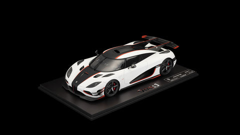 The Koenigsegg One:1 1:8 Scale Model (White)