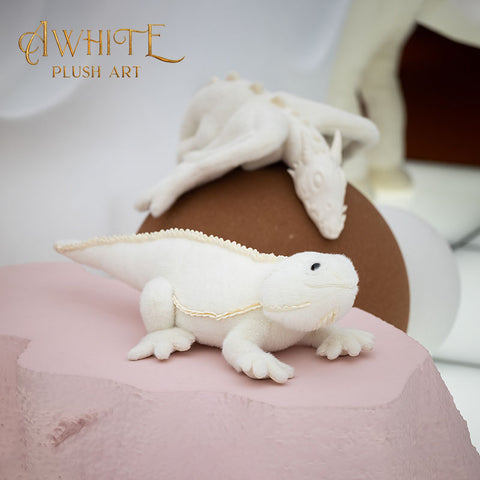 AWHITE- Lizard