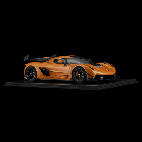 The Koenigsegg Jesko Absolut 1:8 Scale Model (orange)