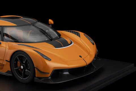 The Koenigsegg Jesko Absolut 1:8 Scale Model (orange)