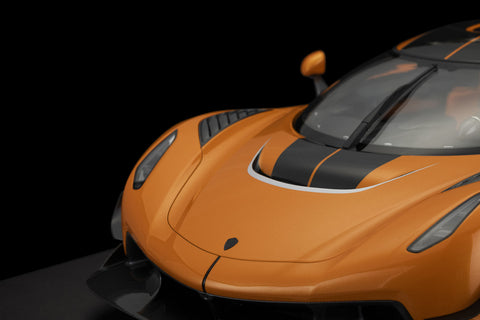 The Koenigsegg Jesko Absolut 1:8 Scale Model (orange)