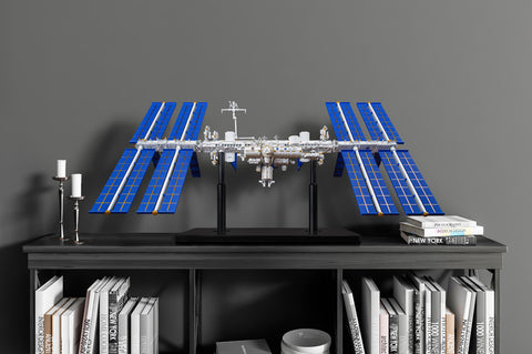 NASA International Space Station 1:130 Model